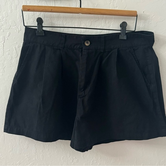 Double Zero Black Pleated Shorts Button Zip Closure Size Large - Picture 3 of 7